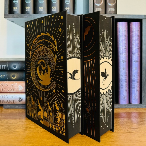 Fairyloot Exclusive Fourthwing +Fairyloot Exclusive Iron Flame by Rebecca Yarros - Picture 3 of 13